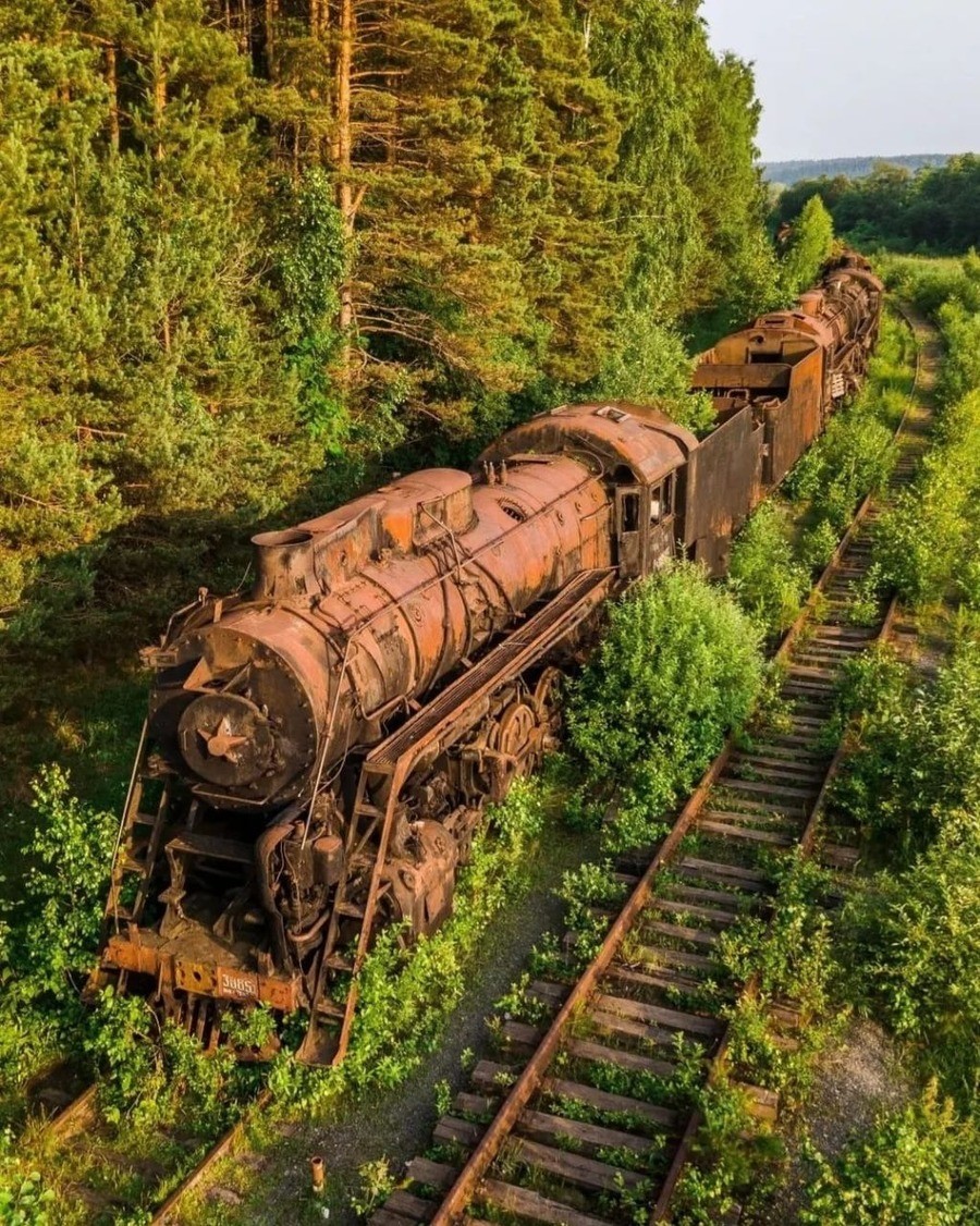 Rusty Train.jpg